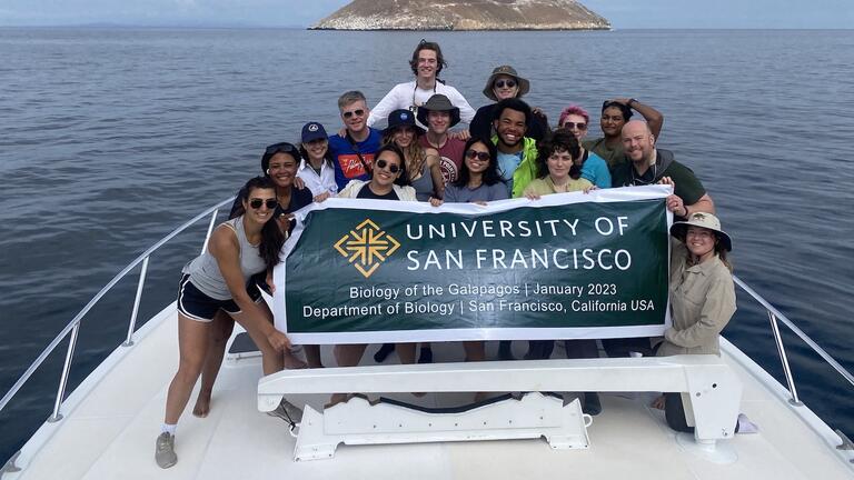 USF students in Galapagos Islands