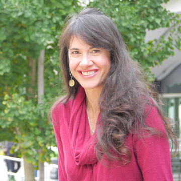 Professor Leigh Meredith