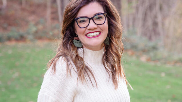 Adjunct Professor Lindsey Sneed