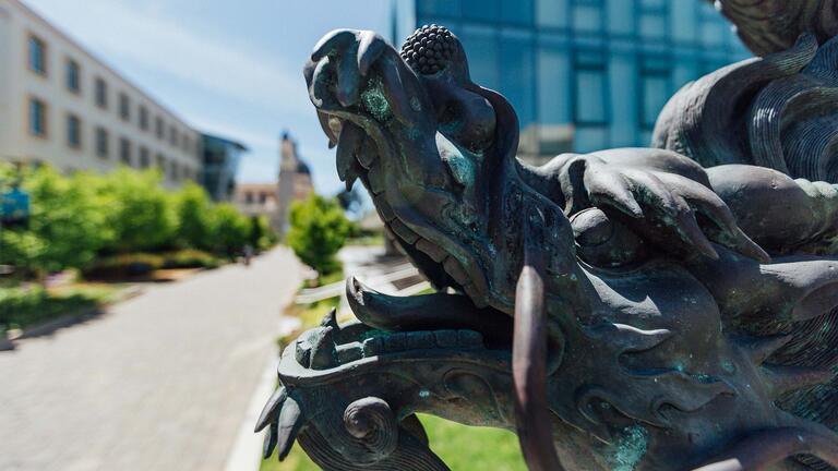 Dragon head of a sculpture near Lo Schiavo Science