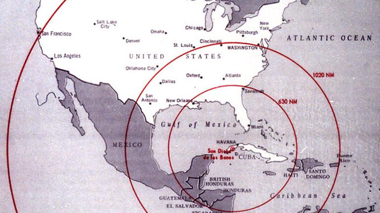 Map of Northern America showing the full range of the nuclear missiles under construction in Cuba 