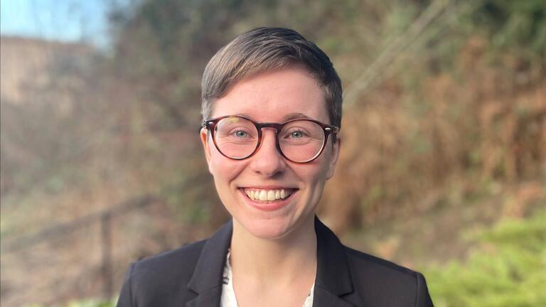 Clare Henry headshot