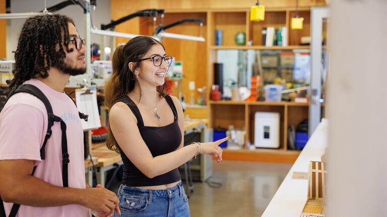 Two students in Innovation Hive.