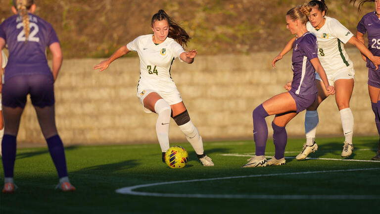 USF women's soccer team players