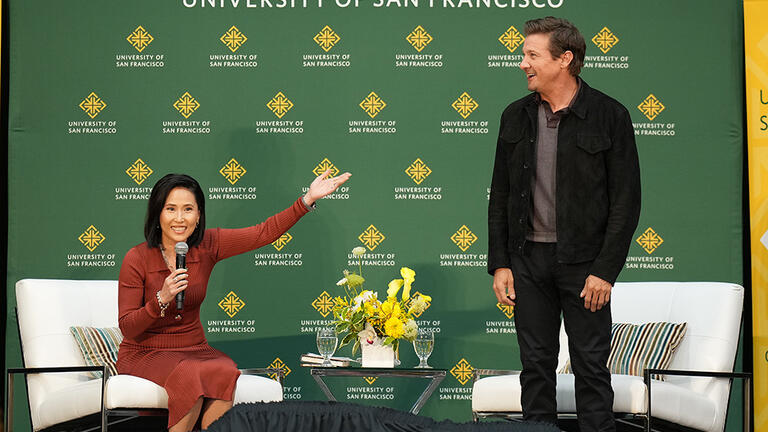Jeremy Renner and Vicky Nguyen ’00 at the Silk Speaker Series