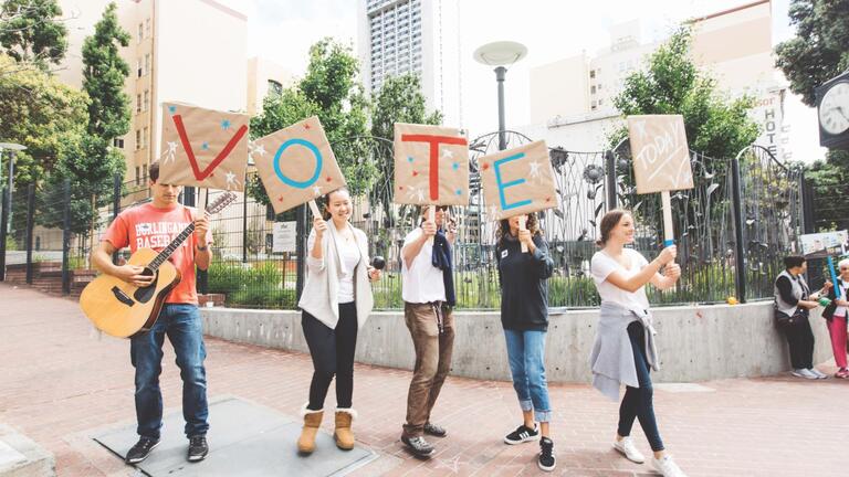 Politics Students Engaged in San Francisco