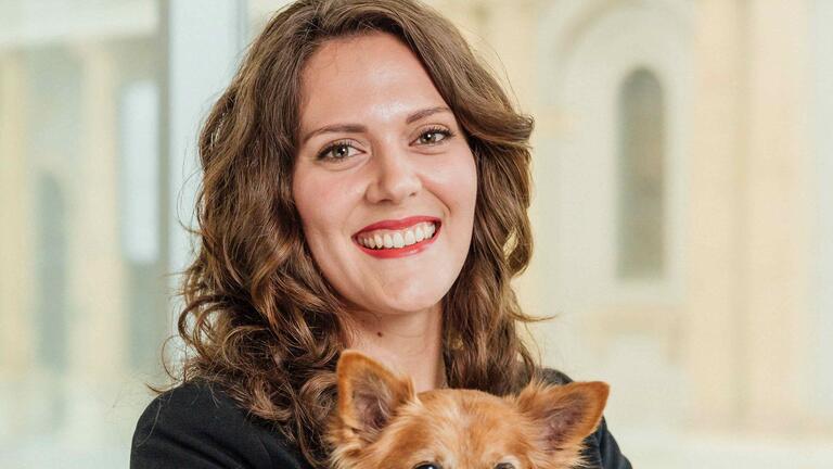 Isabel Callejo-Brighton with dog