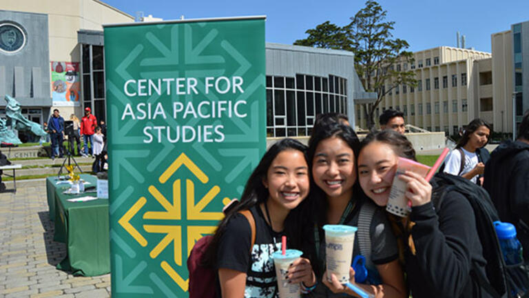 Students enjoying boba tea at second annual Asia Pacific Studies Fall Gathering