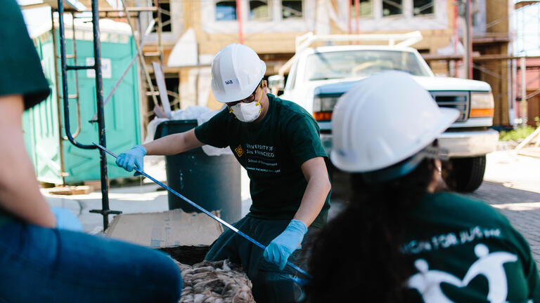 Students volunteer with Habitat for Humanity in Oceanview