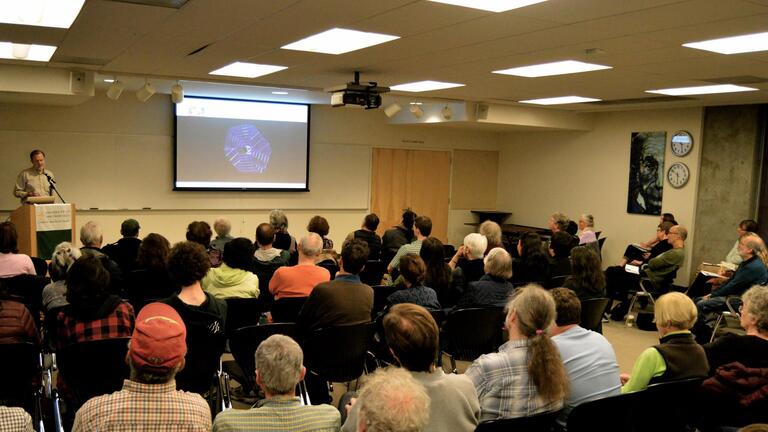 Dr. Robert J. Lang presents on the nexus of mathematics and origami design