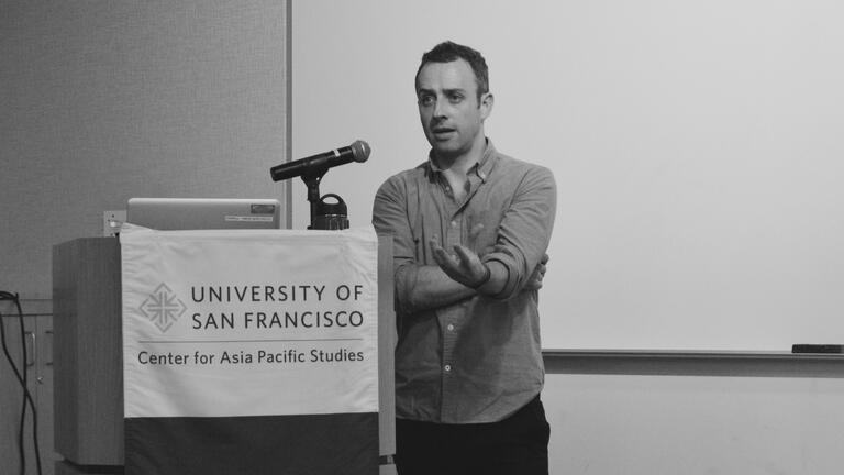 Dr. Scott MacLochlainn, Visiting Scholar of Philippine Studies at the Center for Asia Pacific Studies, presents his research