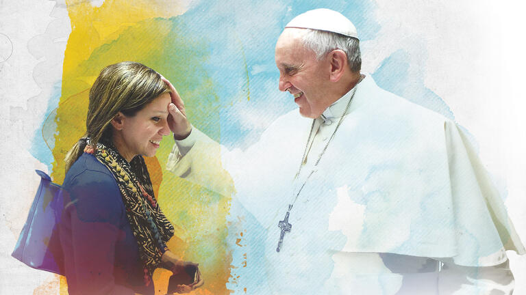 KATIA LÓPEZ-HODOYÁN ’02 blessed by Pope Francis