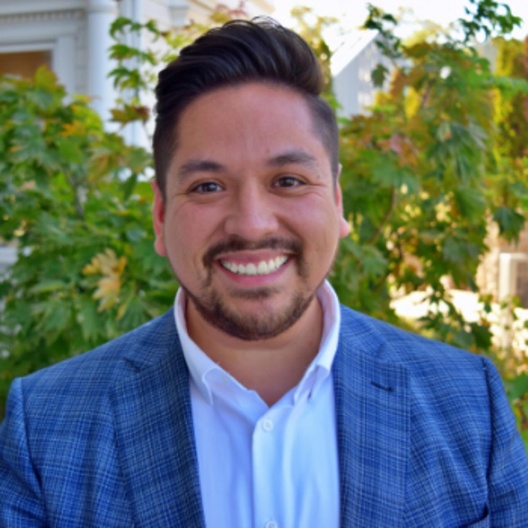 Joshua Razo Welcoming USF’s Inaugural Pride Alumni Group | University of San Francisco