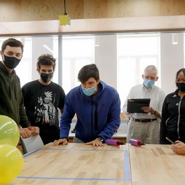 Engineering students experiment in the Hive