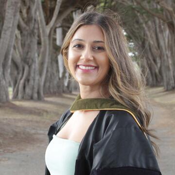 Anna Najafi '16, Biology, BS