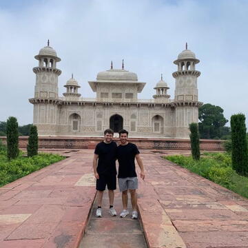 Students at Tomb of Itmad-ud-Daula
