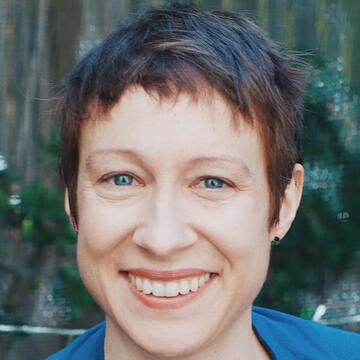 Ellen Veomett headshot