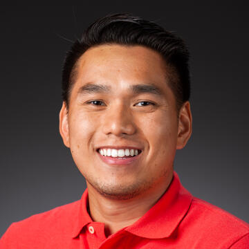 Thi Tran Headshot