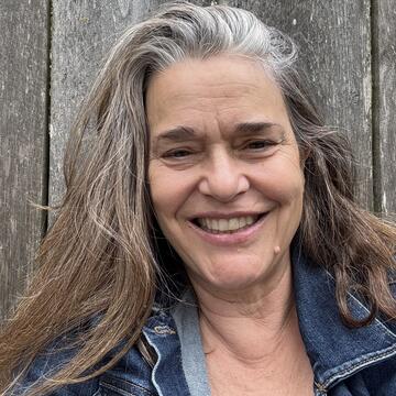 Catherine Lusheck Headshot