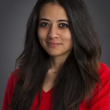 Aditi  Grossman headshot