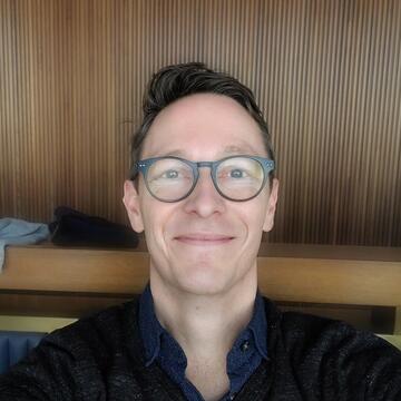 Eliot Schrefer Headshot