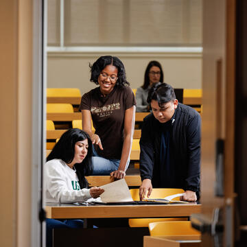 students work together in class