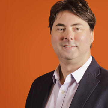 Adjunct Professor Jason Simon