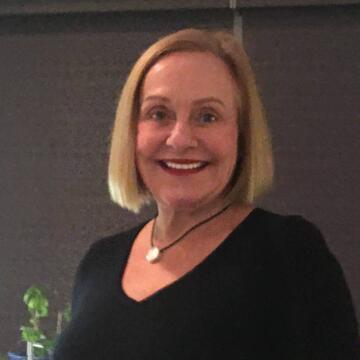Adjunct Professor Loni Davis