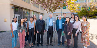 Gordon Getty ’56, with 2022 USF Honors College students and recipients of the Getty Fellowship