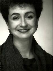 Esther Madríz black and white headshot photo